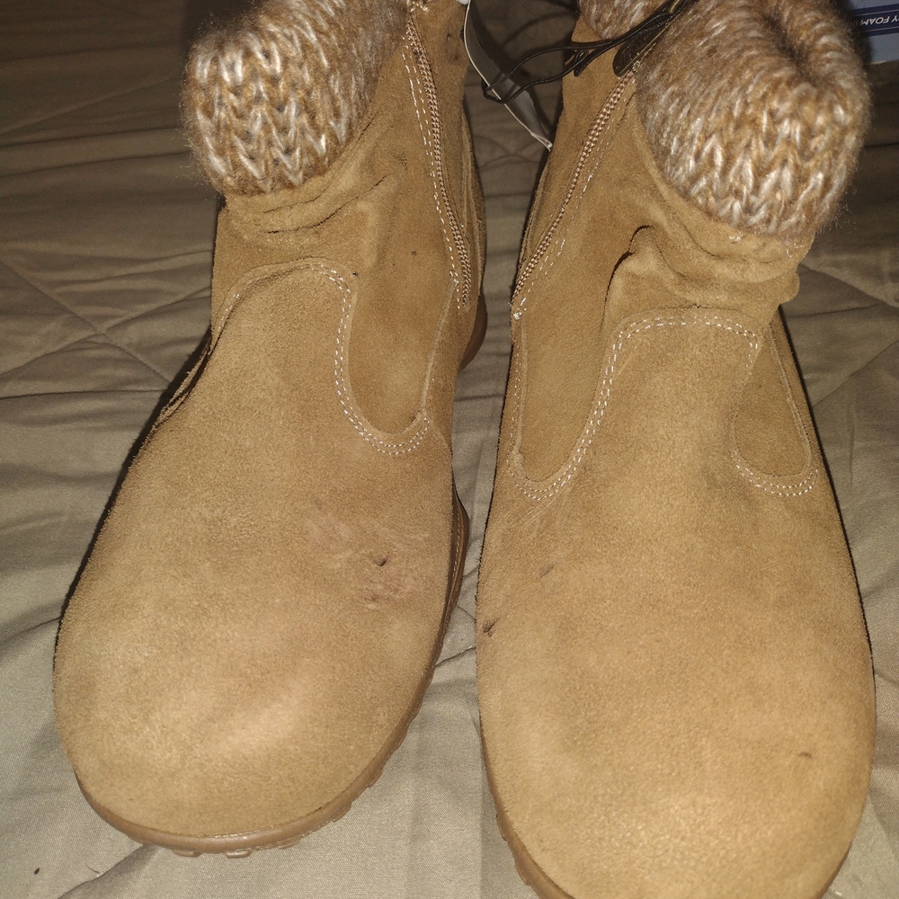 Khombu Tan Ankle Booties with Durable Sole